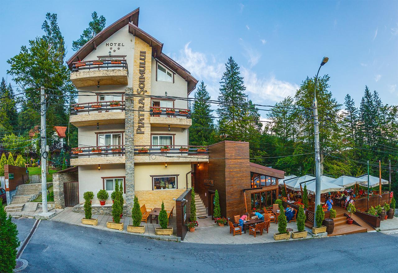 Hotel Piatra Soimului Sinaia Kültér fotó