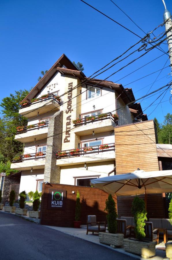 Hotel Piatra Soimului Sinaia Kültér fotó